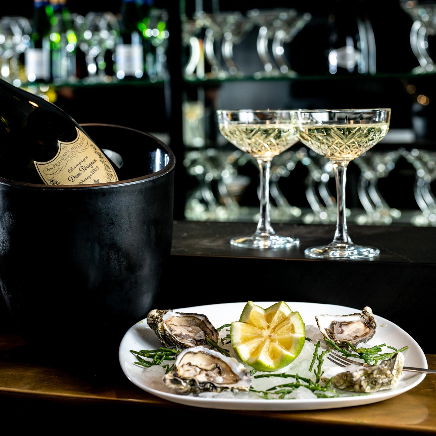 Fresh oysters and seafood served at L'Ostricaio in Malta